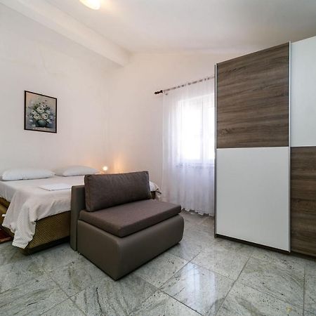 Appartamento Marie i Nikola Krk Town Esterno foto