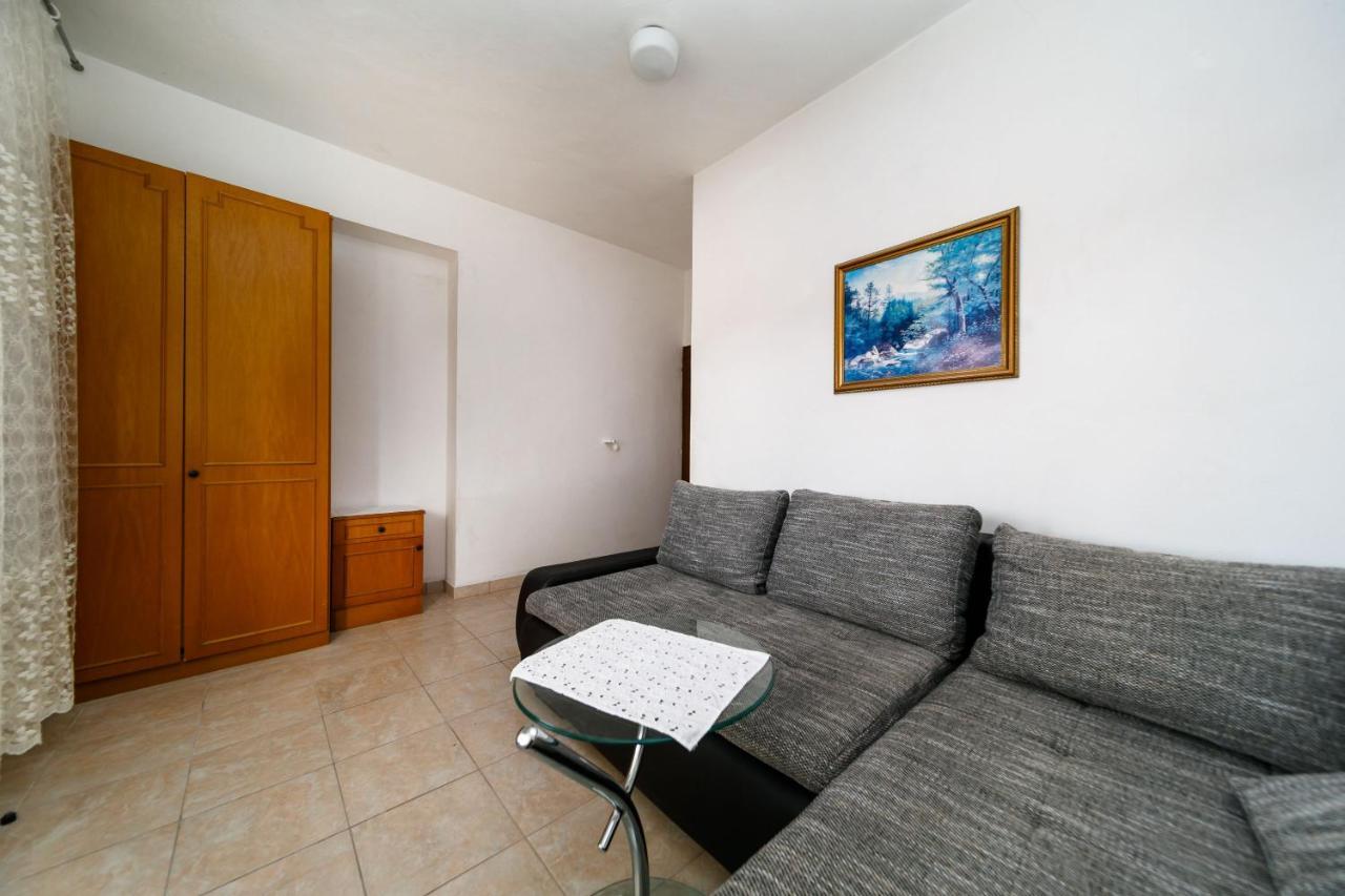 Appartamento Marie i Nikola Krk Town Esterno foto
