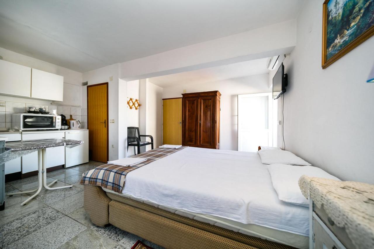 Appartamento Marie i Nikola Krk Town Esterno foto